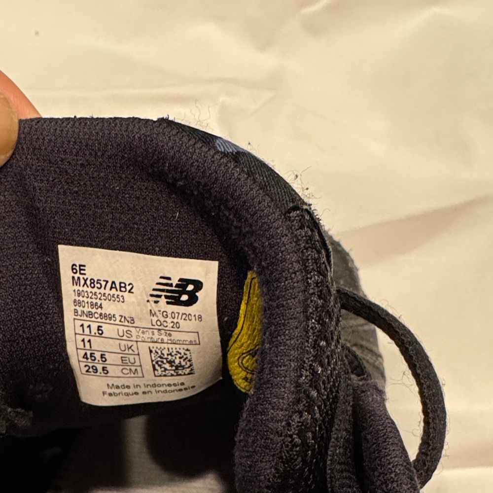 New Balance Men's Black 857 Sneakers - Size 11.5 6E Width - Picture 4 of 4